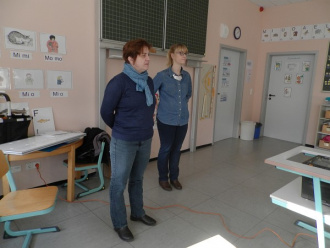 Zahnärztin Frieda Zeitler aus Kastl besucht unsere Grundschüler