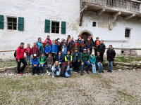 Die Förderschule und die Grundschule besuchen gemeinsam das Bauernmuseum in Perschen
