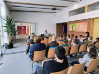 Herr Fachtan liest in der Aula